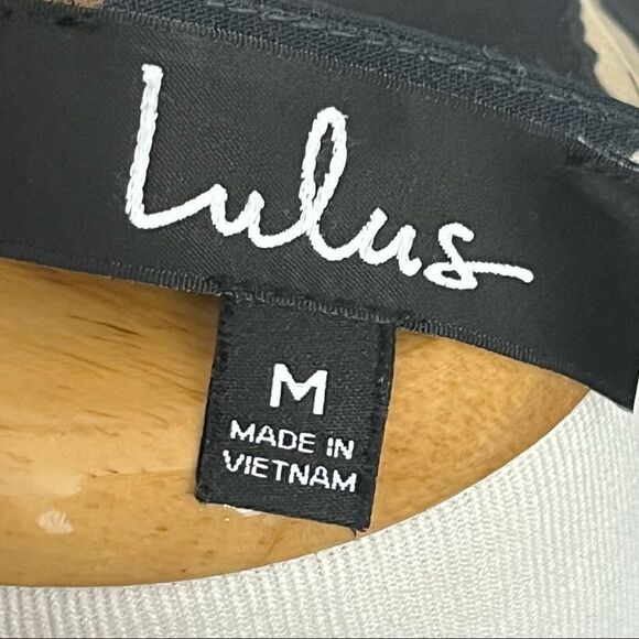 Lulu’s Prairie Daydream Floral Romper Washed Navy M - Picture 7 of 8